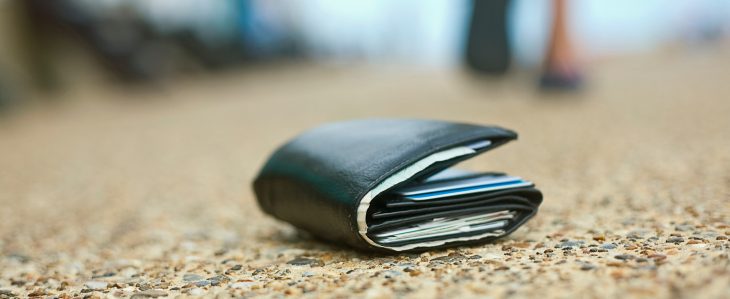 7 Things You Should Never Carry in Your Wallet 1 INARTICLE 183742385 e1524496422961