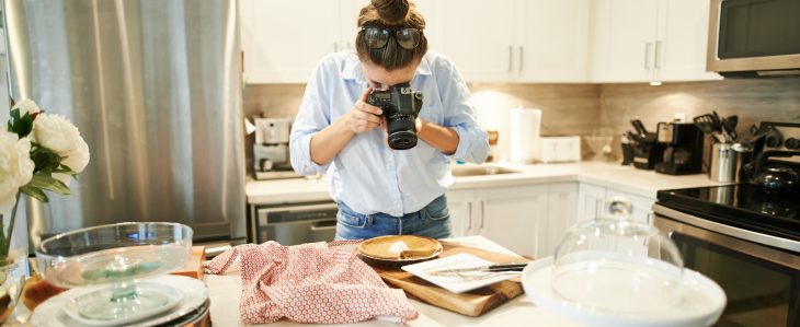 Slowly transitioning into a new job is how to make a career change without quitting your day-to-day all at once.
